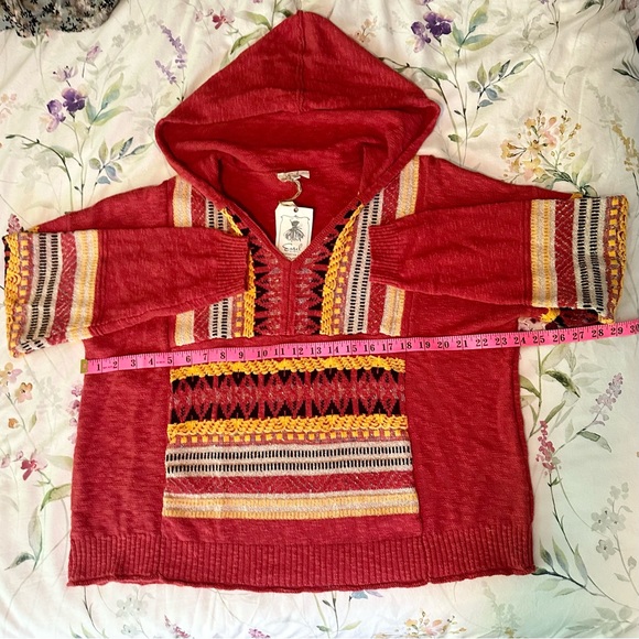 Easel Crimson Hooded Knit Sweater - Picture 12 of 16